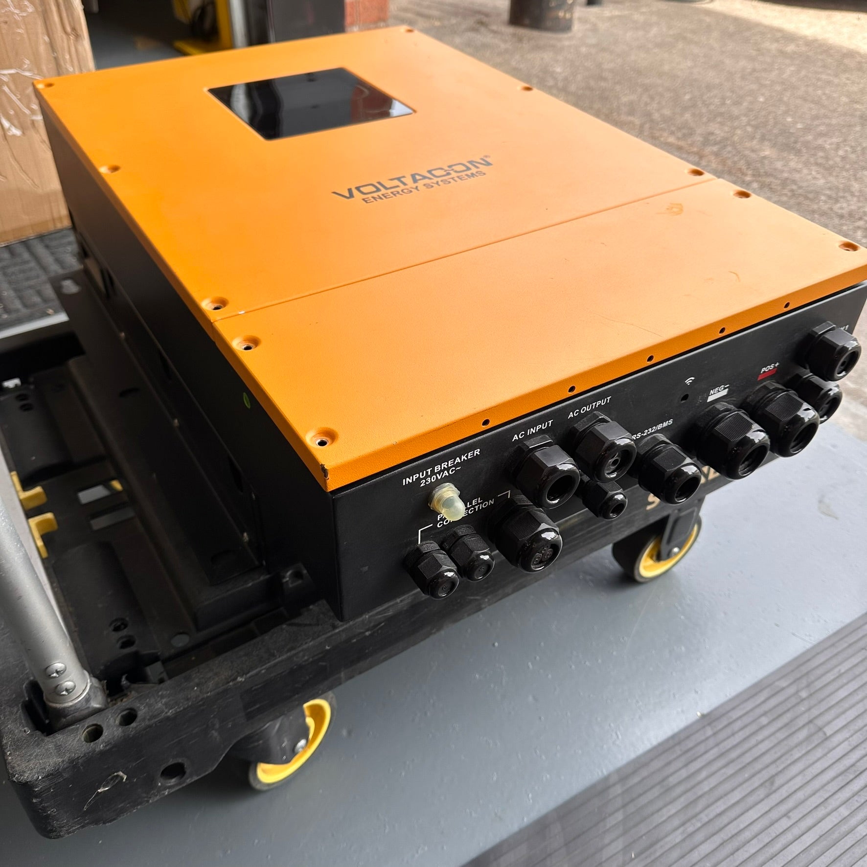8kW Off Grid Solar Inverter Charger 48V IP65 Waterproof USED
